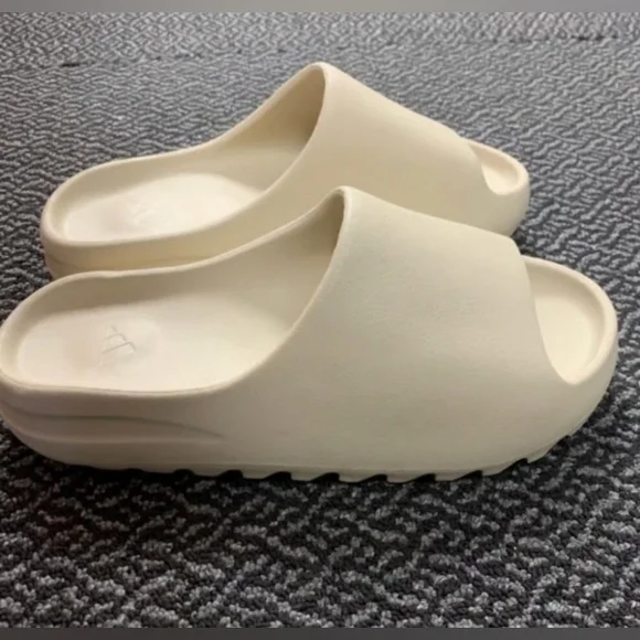 Adidas Yeezy Slide BoneSize 11Brand New (No Box)